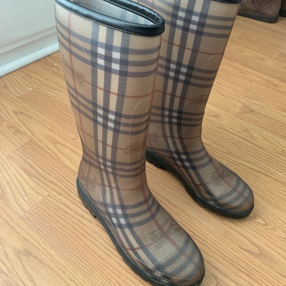 Burberry Rainboots - Picture 1 of 4